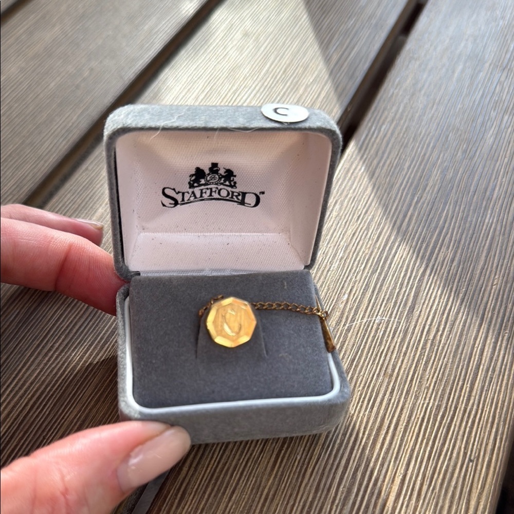 Stafford Gold C tie clip